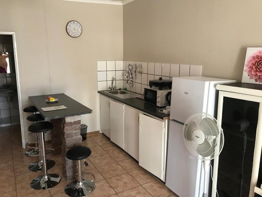 Urbanlife Keetmanshoop Accommodation Экстерьер фото
